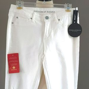 NWT Articles of Society Sara Destructed WhiteSkinnys with Raw Hem Sz 26